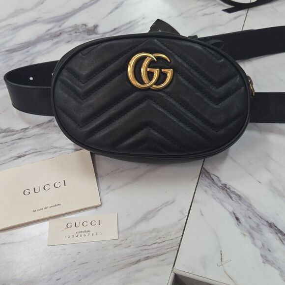 Gucci Black Leather Belt with Gold Accent - Picture 10 of 15